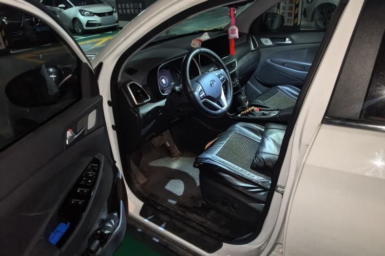 Used Hyundai Tucson 2020 280TGDi Two-Wheel-Drive GLS Smart Connectivity Version China VI Standard Driver Seat