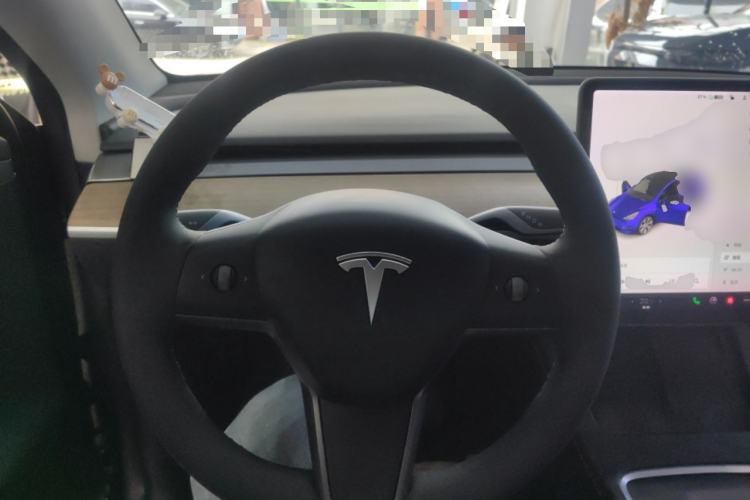 Used Tesla Model Y 2021 Long-Range All-Wheel-Drive Version
