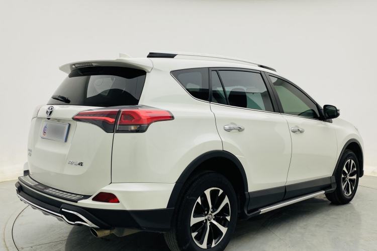 Used Toyota RAV4 2016 2.0L CVT Two-Wheel Drive Fashion Edition China V Standard