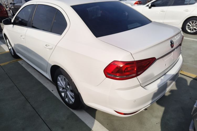 Used Volkswagen Lavida 2017 1.6L Automatic Comfort Edition
