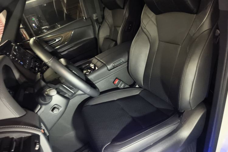 Used Toyota Vellfire 2024 Crown Dual-Engine 2.5L Ultimate Edition