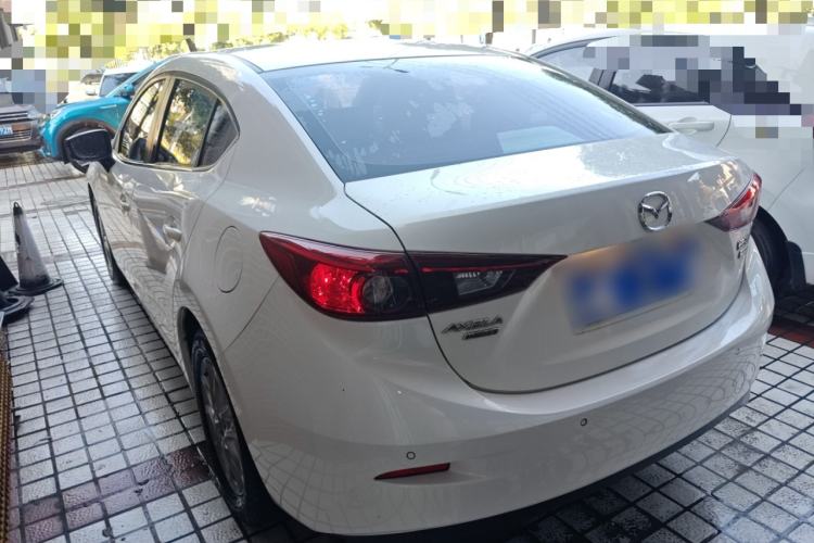 Used Mazda 3 Axela 2016 Sedan 1.5L Automatic Luxury Model
