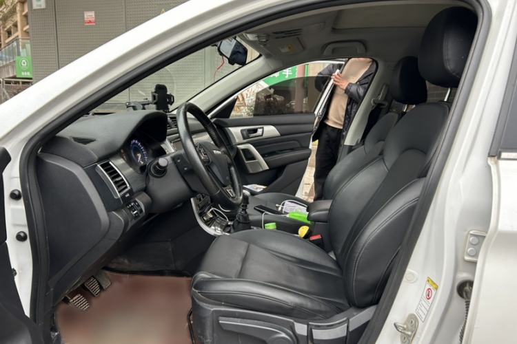 Used Haval H2 2018 Red-Label 1.5T Manual Two-Wheel Drive Luxury Model
