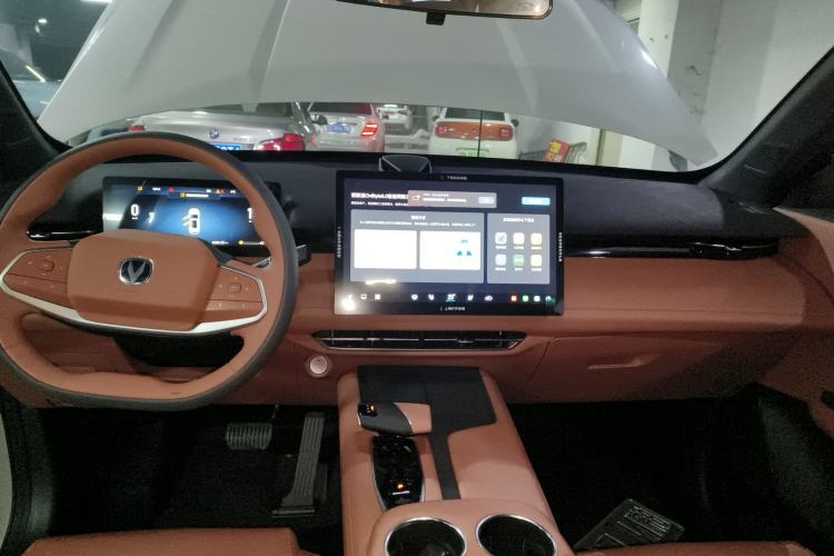 Used Changan UNI-Z New Energy 2024 Blue Whale Smart Electric iDD 125km Leading Model
