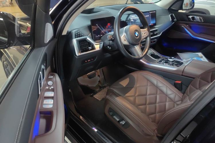 Used BMW X5 2023 xDrive 30Li Luxury M Sport Package
