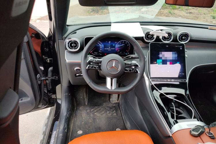 Used Mercedes-Benz GLC 2025 GLC 260 L 4MATIC Luxury Model
