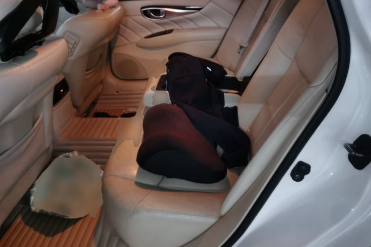 Used Infiniti Q70 2013 Q70L 2.5L Elegance Edition Left Rear Seat