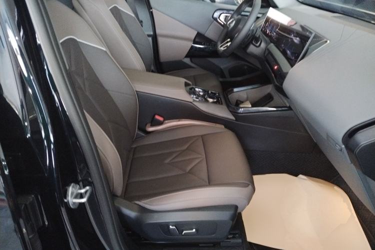 Used BMW X3 2025 Model, xDrive30L Leading M Sport Night Package Right Front Seat