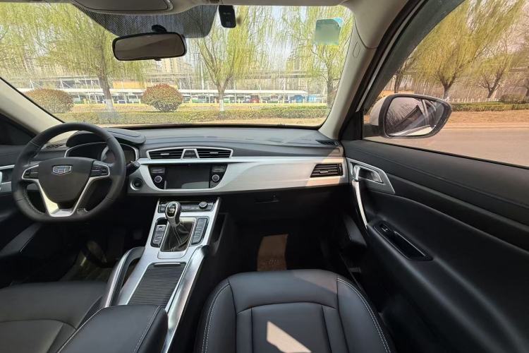 Used Geely Auto Emgrand X7 Sport 2016 2.0L Manual Smart Connect Version Interior 5