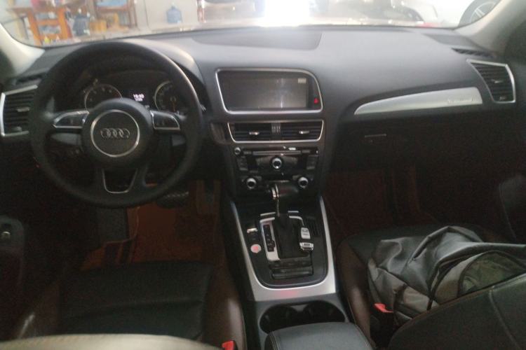 Used Audi Q5 2017 Plus 40 TFSI Technology Model
