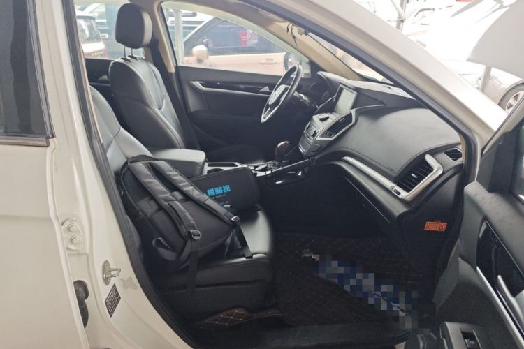 Used Dongfeng Aeolus AX7 2016 2.0L Automatic Zhiyi Trim