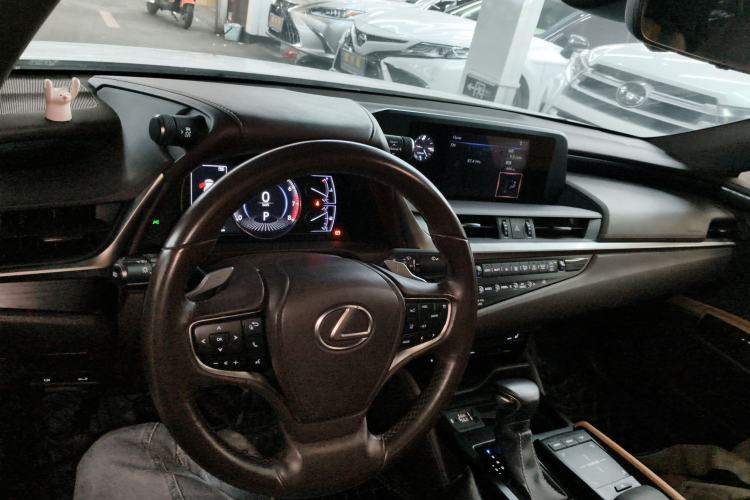 Used Lexus ES 2018 200 Excellence Edition China V Standard
