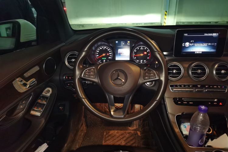 Used Mercedes-Benz GLC 2016 GLC 300 4MATIC Dynamic Model Steering Wheel
