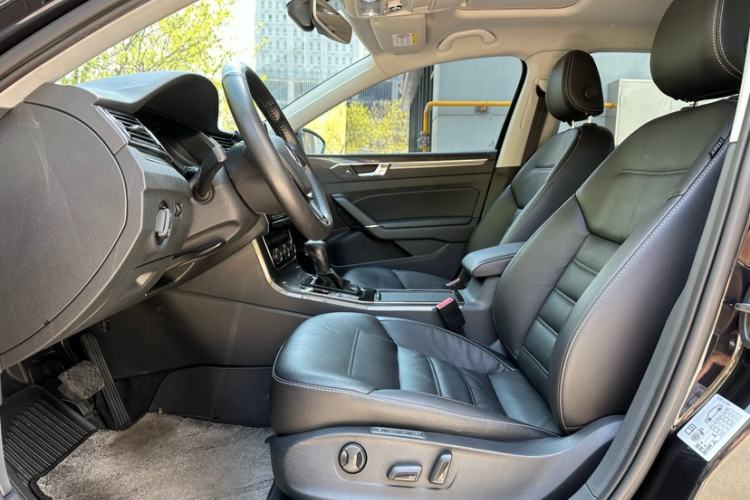 Used Volkswagen Passat 2017 380TSI DSG Prestige Edition Interior 4