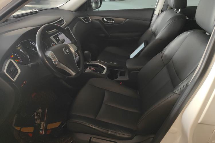 Used Nissan X-Trail 2015 2.0L CVT Comfort MAX Edition 2WD
