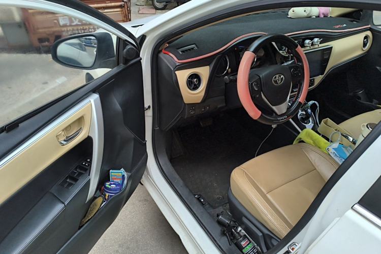 Used Toyota Corolla 2017 Revised Dual-Engine 1.8L E-CVT Elite Edition Driver Seat