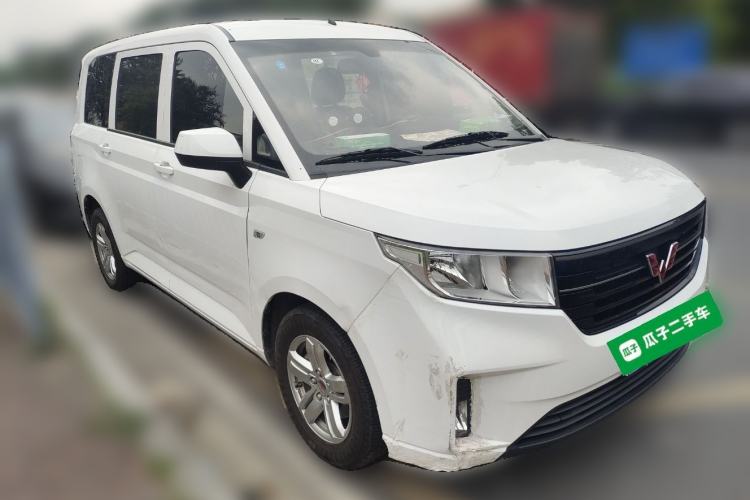 Used Wuling Hongguang PLUS 2020 1.5L Manual Comfort 7-Seater Front Right 45 Deg