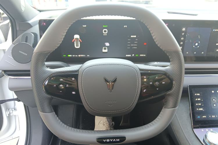 Used VOYAH PASSION 2024 PHEV Four-Wheel Drive Ultra-Long Range Flagship Model
