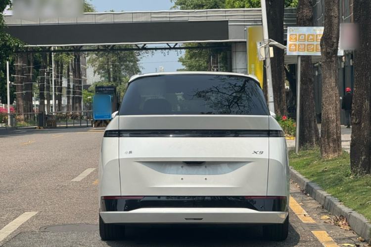 Used XPeng X9 2025 740 Ultra-Long Range Max
