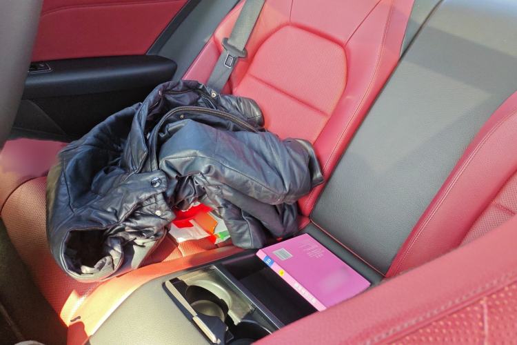 Used Mercedes-Benz E-Class 2014 E 260 Coupe Interior 4