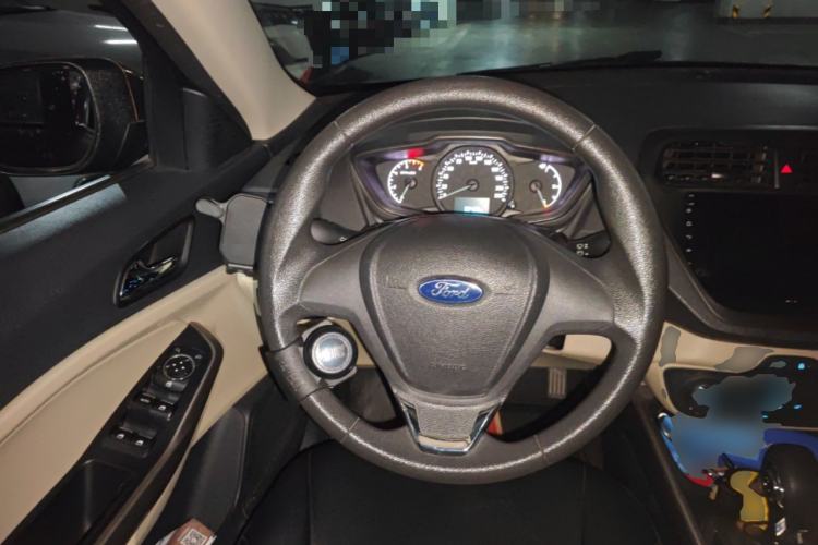 Used Ford Escort 2015 1.5L Automatic Comfort Edition Steering Wheel