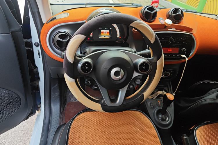 Used smart fortwo 2015 1.0L 52 kW Hardtop Passion Edition
