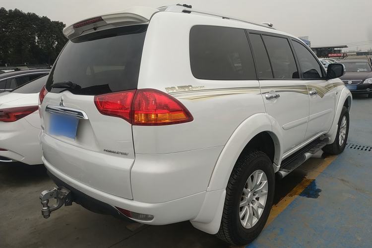 Used Mitsubishi Pajero Sport 2013 3.0L Automatic 4x4 Flagship Edition
