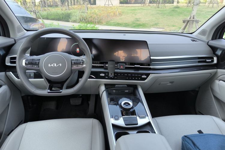 Used Kia Sportage (Chinese Domestic Model) 2025 1.5T Two-Wheel Drive Luxury Comfort Edition
