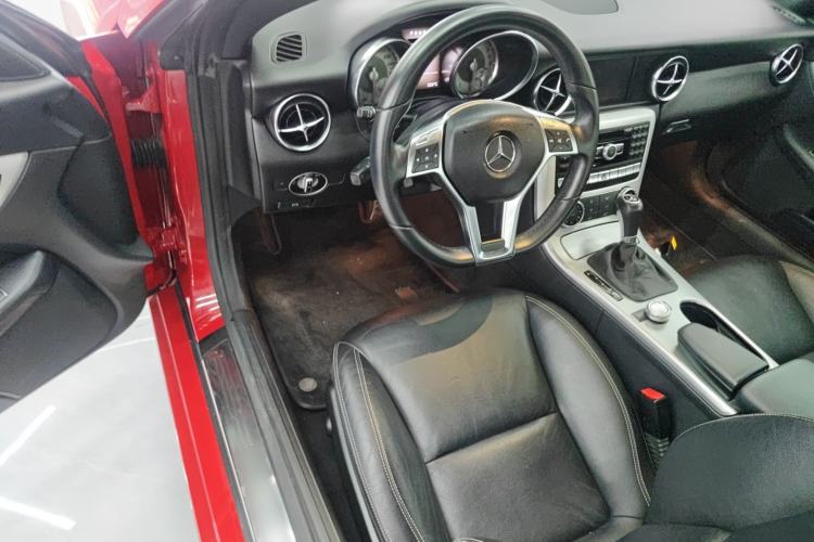 Used Mercedes-Benz SLK-Class 2011 SLK 200 Fashion Model Center Console
