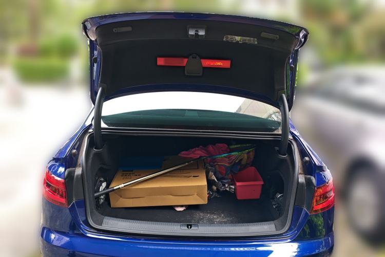 Used Audi A4L 2019 40 TFSI Fashion Edition China VI Emission Standard Trunk