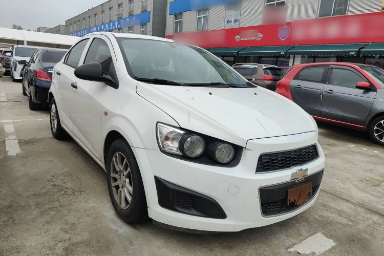 Used Chevrolet Aveo Sonic 2011 Sedan 1.4L MT SL Front Right 45 Deg