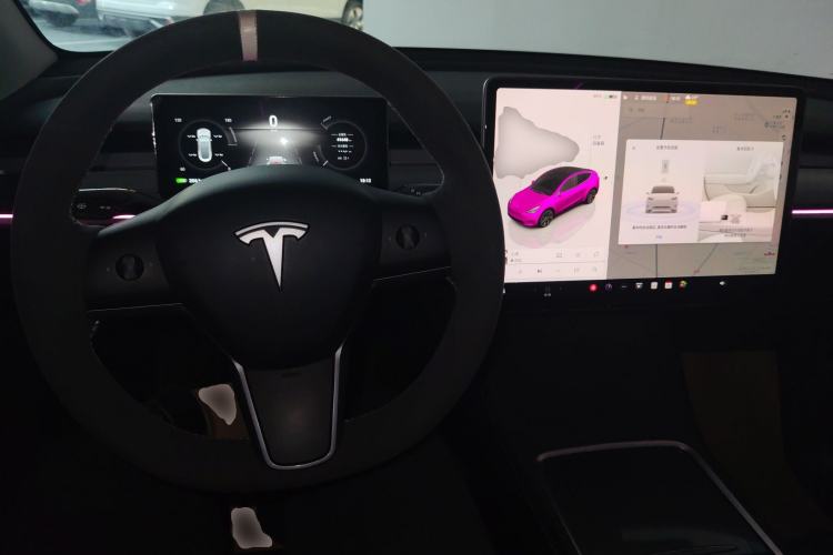 Used Tesla Model Y 2023 Rear-Wheel-Drive Version Center Console