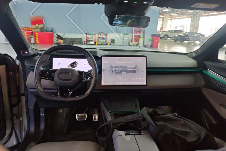 Used Lynk & Co 08 EM-P 2023 220 km Limited-Time Edition