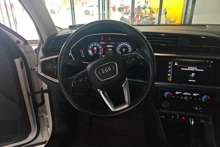 Used Audi Q3 2020 35 TFSI Ambition Dynamic Edition Steering Wheel