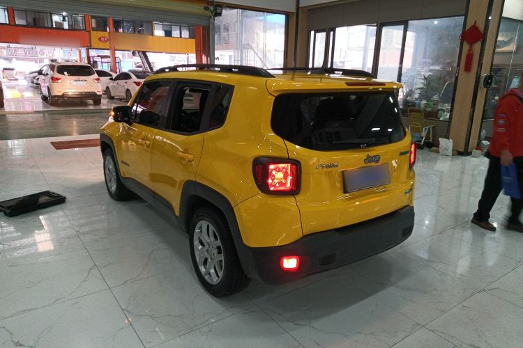 Used Jeep Renegade 2018 Connected Large Screen Version 180T Automatic High-Energy Edition Rear Left 45 Deg