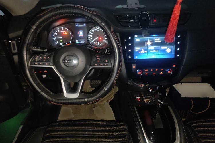 Used Nissan X-Trail 2019 2.5L CVT Smart Connect Luxury Edition 4WD Center Console