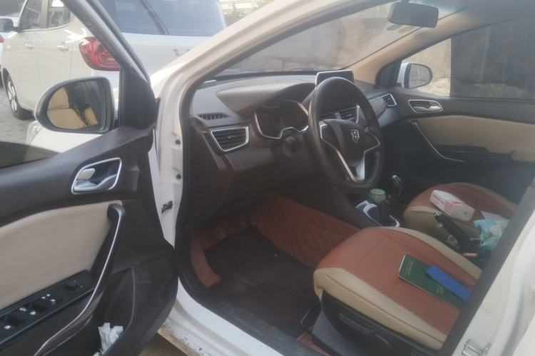 Used Baojun 310W 2017 1.5L Manual Comfort Version China V Driver Seat