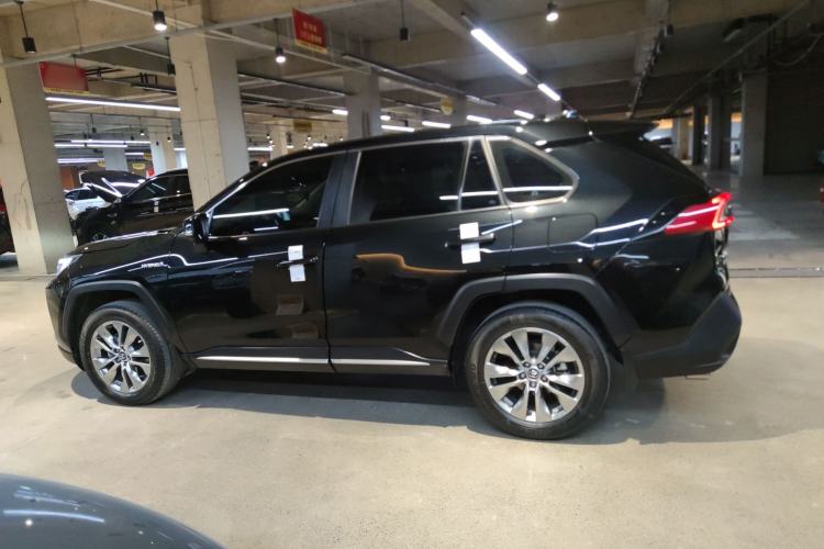 Used Toyota Wildlander 2022 Dual-Motor 2.5L E-CVT 4x4 Luxury PLUS Edition
