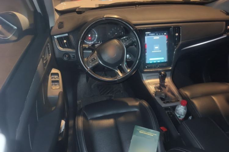 Used Roewe RX5 2016 20T Two-Wheel Drive Automatic Internet Smart Edition
