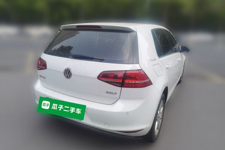 Used Volkswagen Golf 2017 1.6L Automatic Comfort Million-Vehicle Anniversary Edition Rear Right 45 Deg