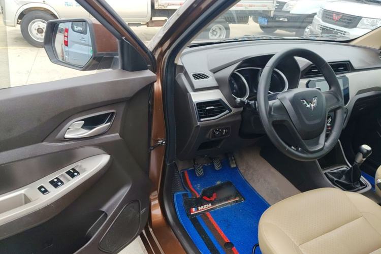 Used Wuling Hongguang 2018 1.5L S Comfort Model L2B Driver Seat