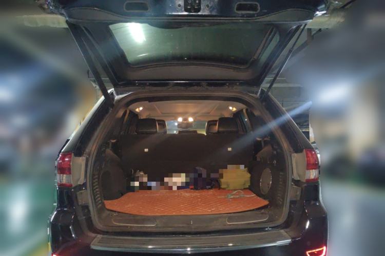 Used Jeep Grand Cherokee 2011 3.6L Luxury Edition
