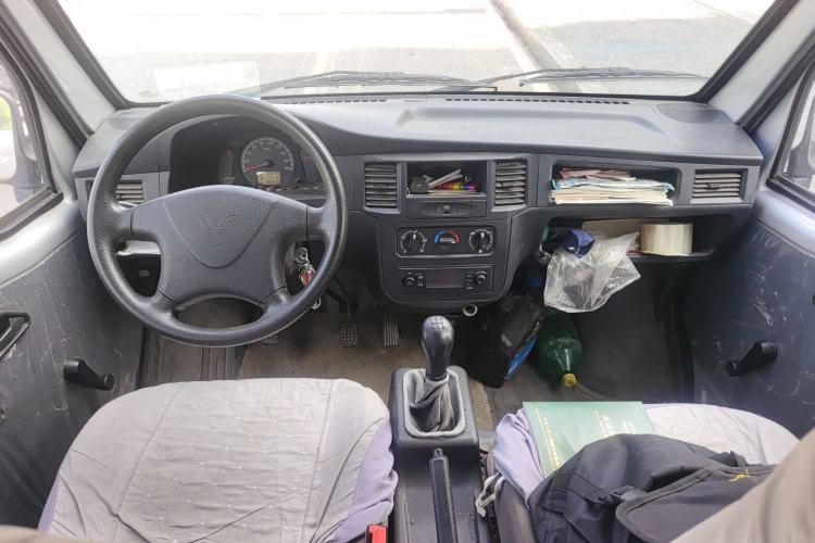 Used Wuling Zhiguang 2015 1.2L Standard Model LSI Center Console