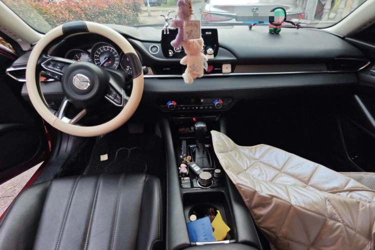 Used Mazda Atenza 2020 2.0L Blue Sky Luxury Edition Center Console