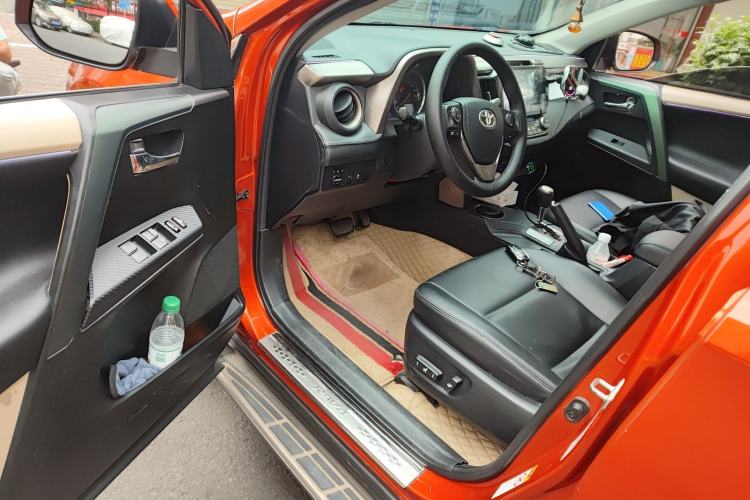 Used Toyota RAV4 2013 2.0L CVT Four-Wheel Drive New Edition
