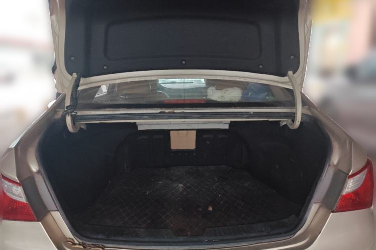 Used Hyundai Sonata 2011 2.0L Automatic Luxury Edition Trunk