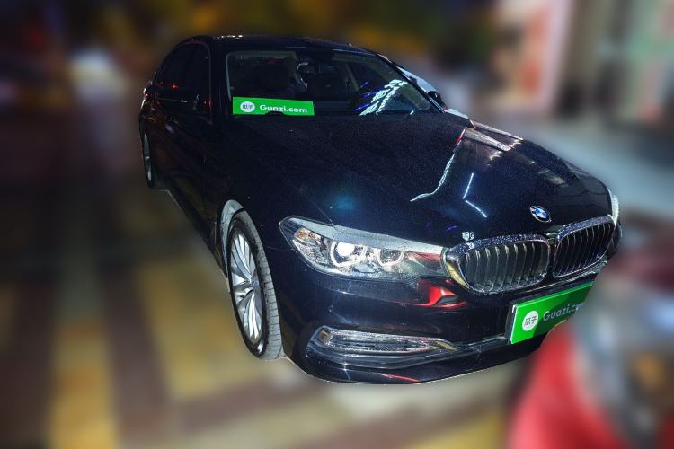 Used BMW 5 Series 2019 530Li Leading Model Luxury Package Front Right 45 Deg