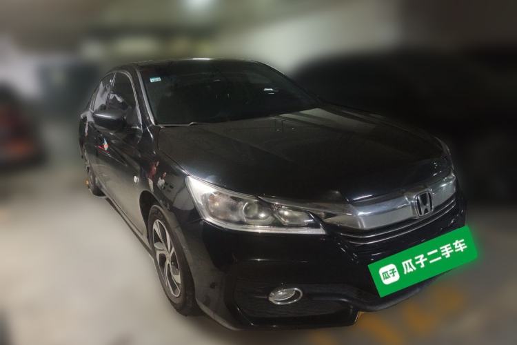 Used Honda Accord 2016 2.0L Comfort Edition Front Right 45 Deg