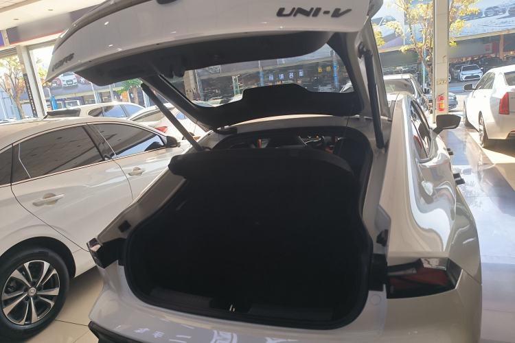 Used CHANGAN UNI-V 2024 2.0T Classic Sport Edition