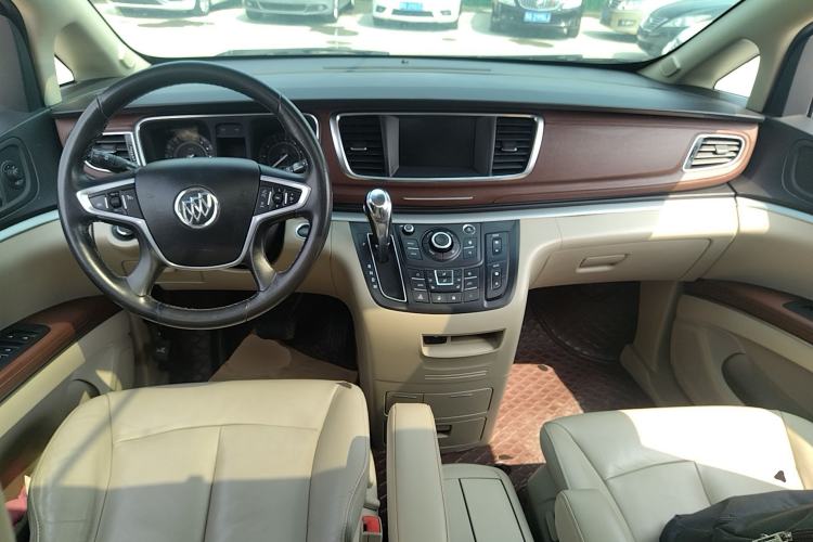 Used Buick GL8 2017 25S Prestige Version China V Standard Center Console